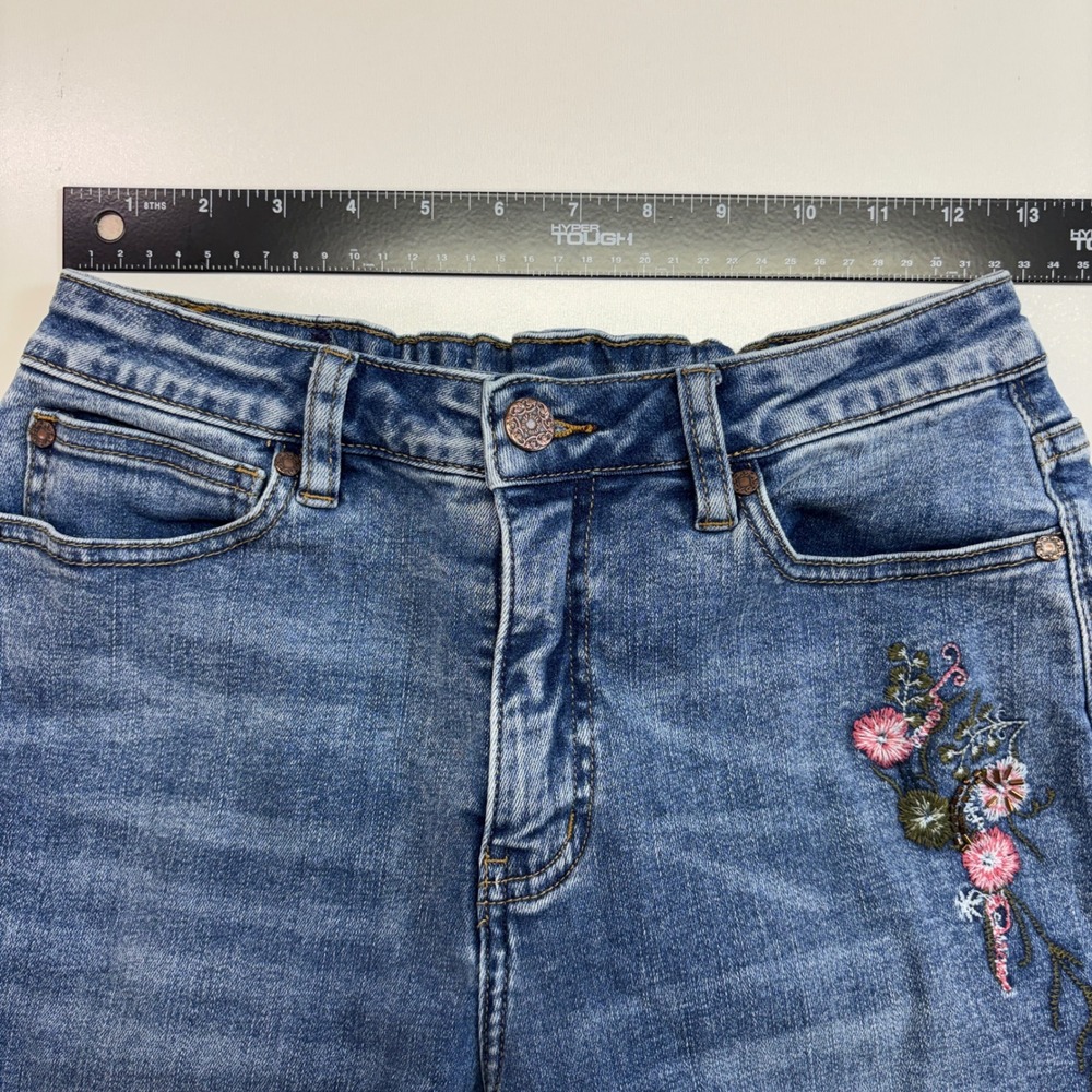 Women's Size 2 Jeans Floral Embroidered Stretch Straight Leg Boho Blue Denim - Picture 5 of 10